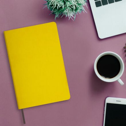 Блокнот А5 (148x218 мм), BRAUBERG "Metropolis Mix", под кожу, 80 л., в точку, желтый, 113316