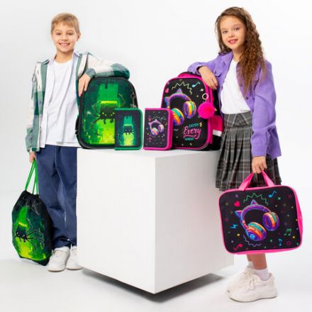 Ранец BRAUBERG PREMIUM, 2 отделения, с брелоком, "Digital spider", LED-ЛАМПОЧКИ, 38х29х16 см, 273101